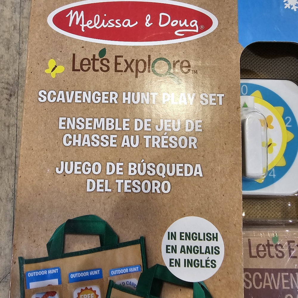Melissa & Doug Scavenger Hunt Set - Picture 4 of 6